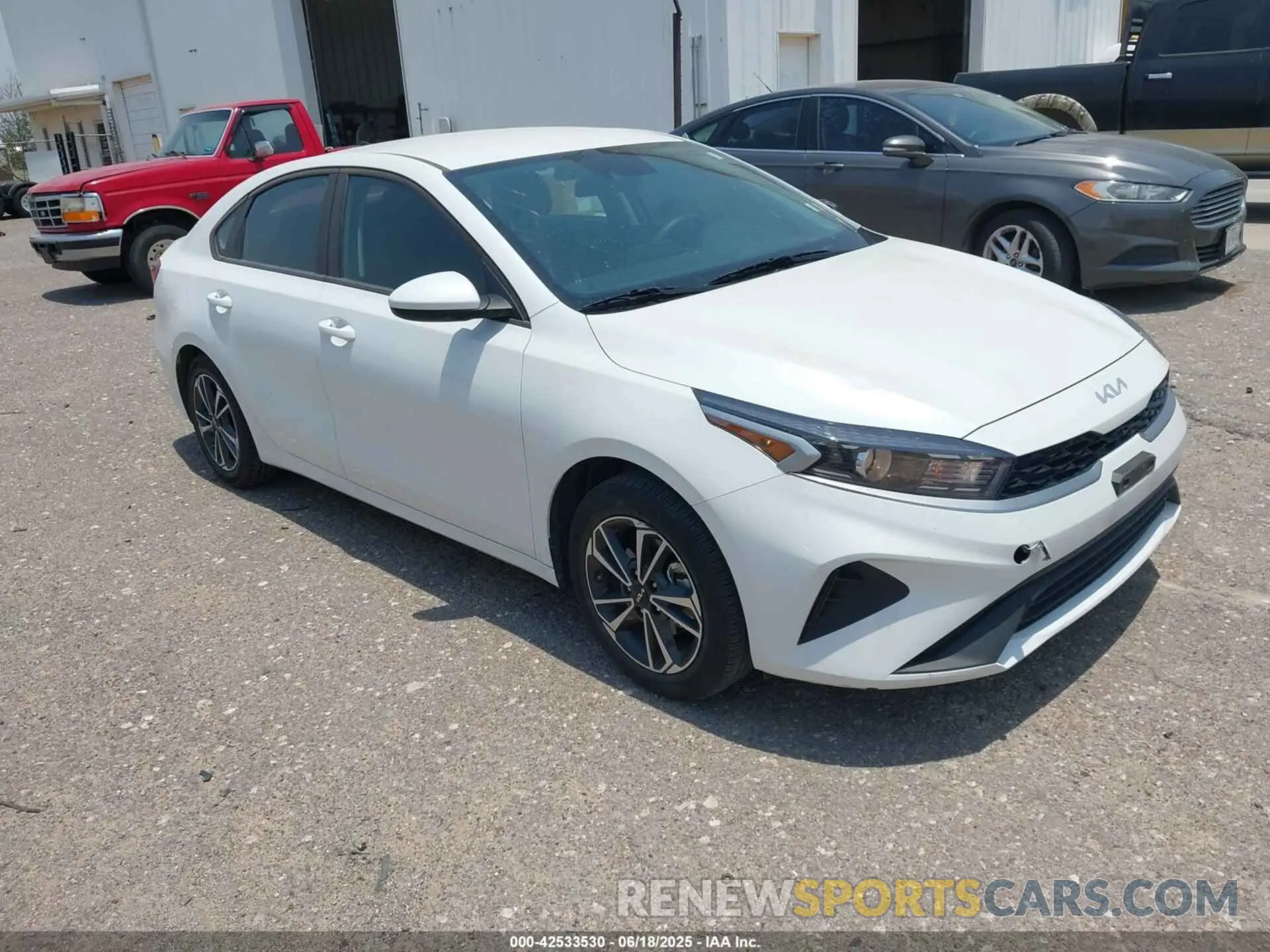 1 Фотография поврежденного автомобиля 3KPF24AD0PE675037 KIA FORTE 2023