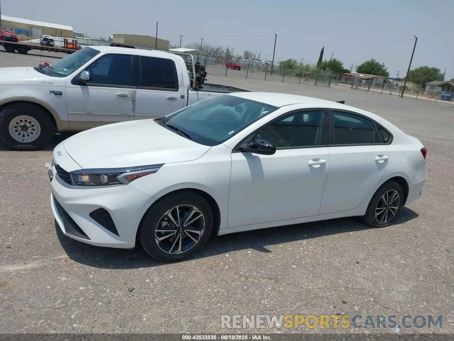 14 Фотография поврежденного автомобиля 3KPF24AD0PE675037 KIA FORTE 2023