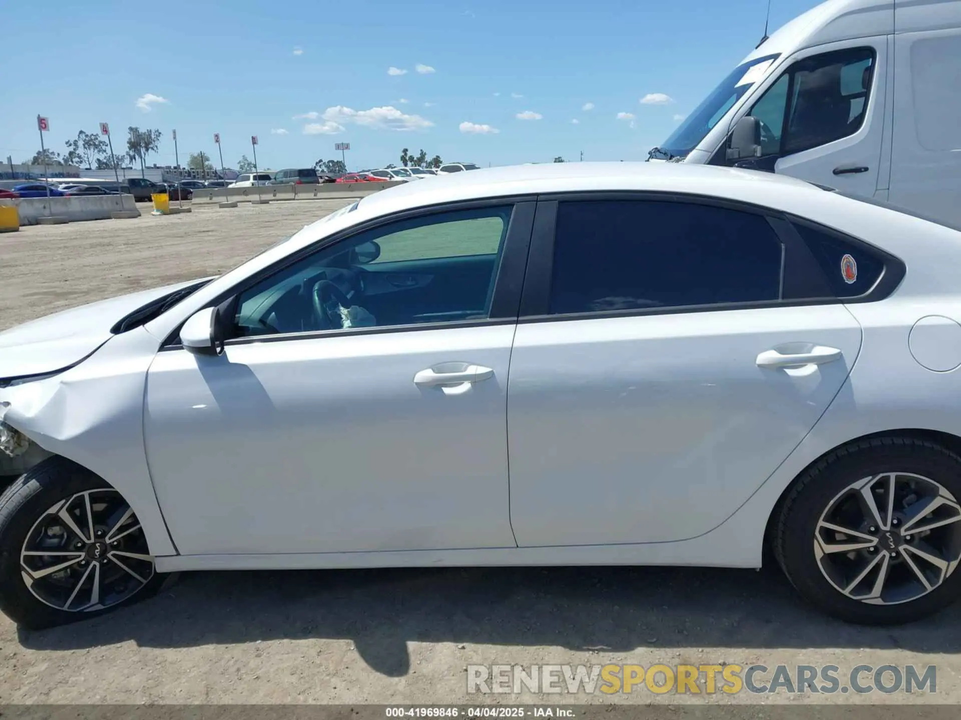 14 Фотография поврежденного автомобиля 3KPF24AD1PE508248 KIA FORTE 2023