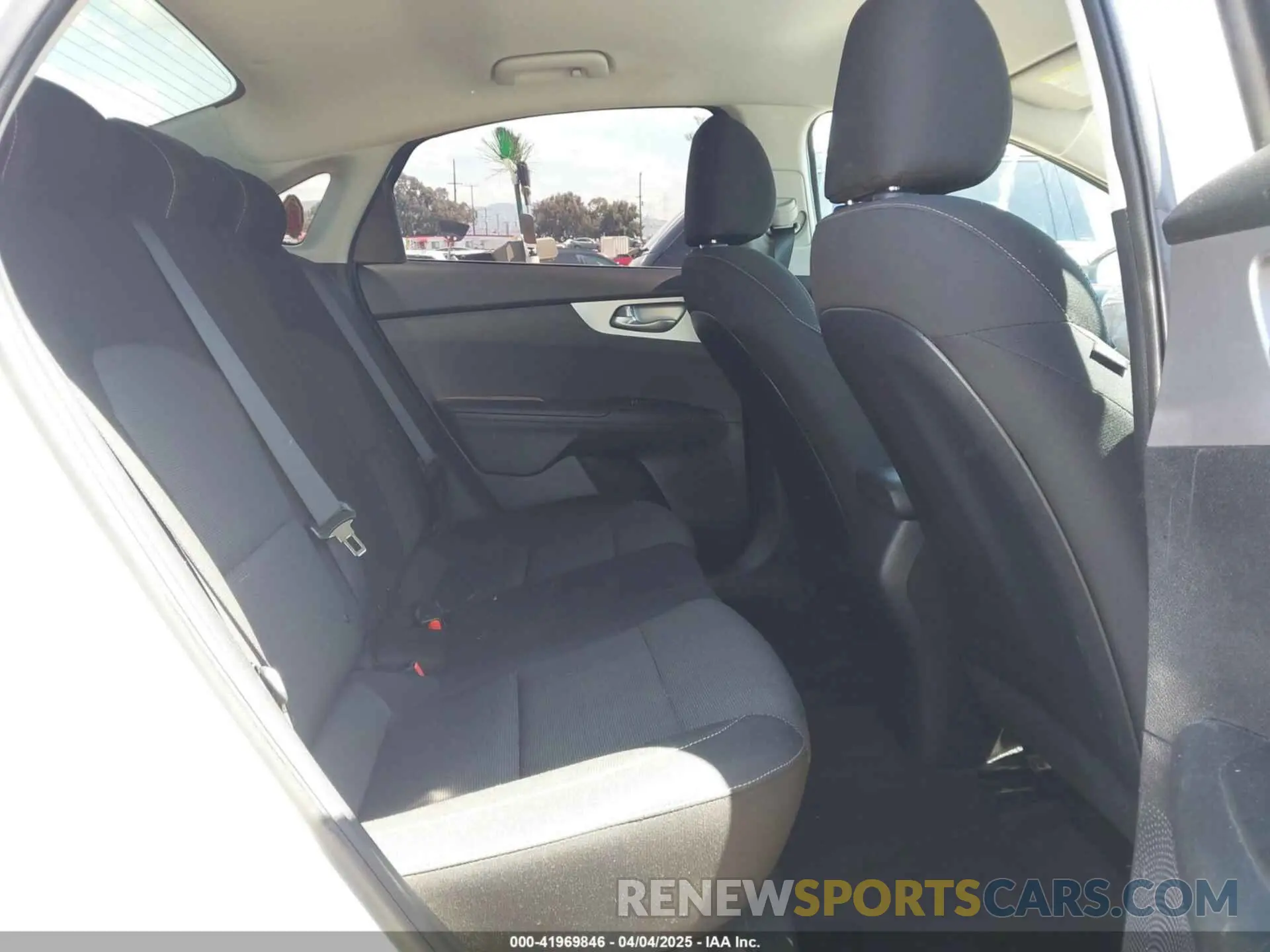 8 Фотография поврежденного автомобиля 3KPF24AD1PE508248 KIA FORTE 2023