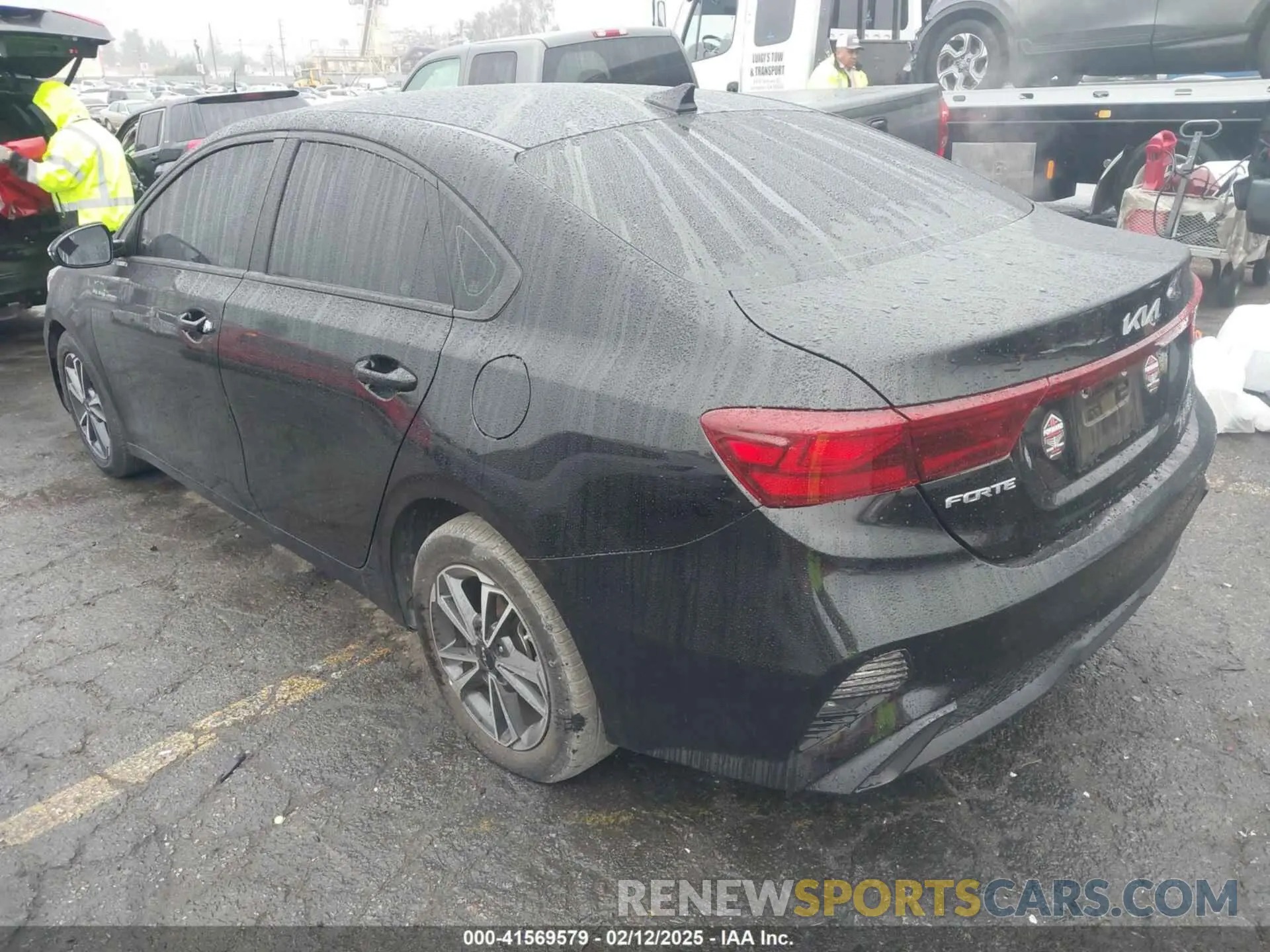 3 Photograph of a damaged car 3KPF24AD1PE552525 KIA FORTE 2023