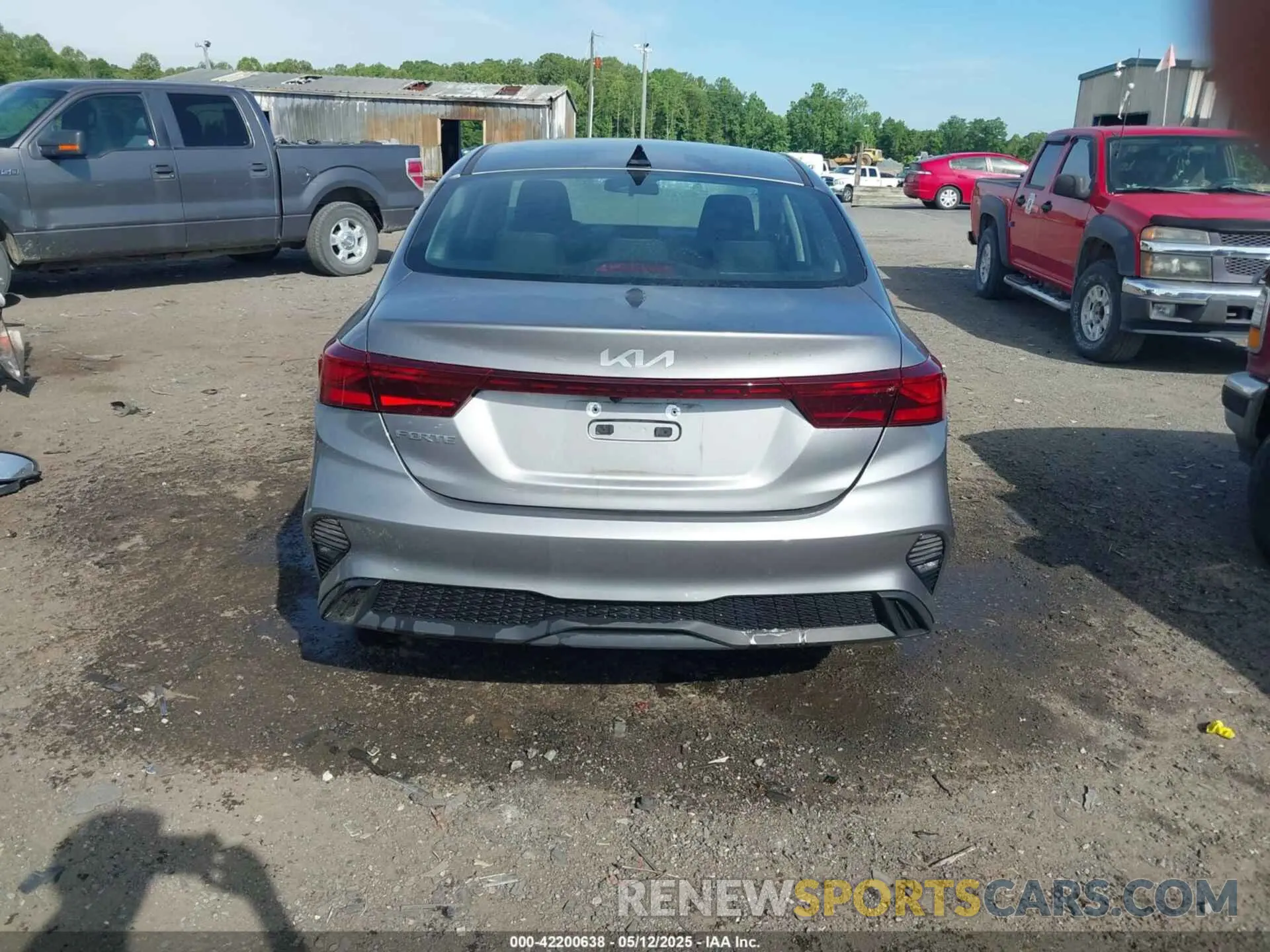 17 Photograph of a damaged car 3KPF24AD1PE555862 KIA FORTE 2023
