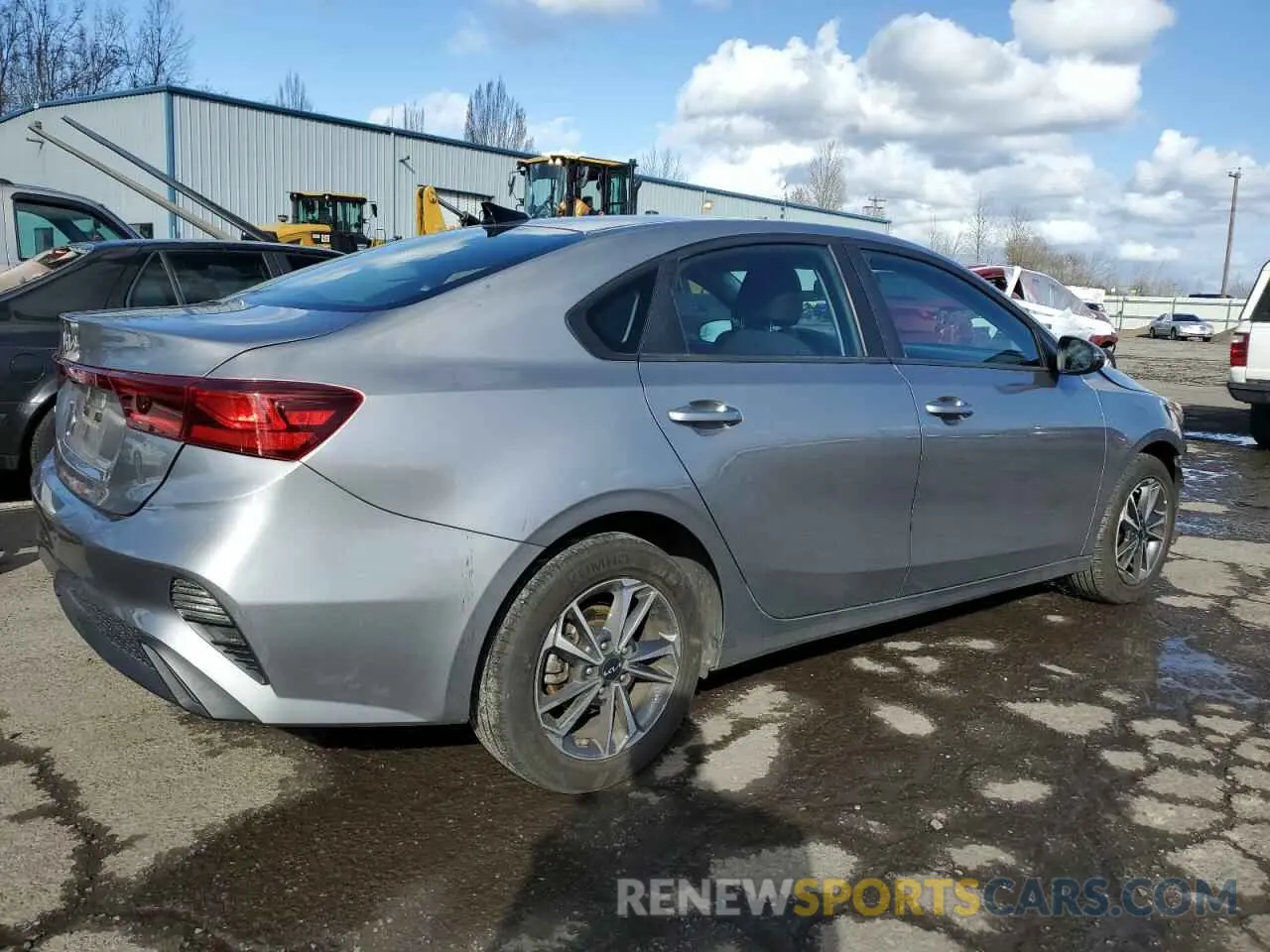 3 Фотография поврежденного автомобиля 3KPF24AD1PE572936 KIA FORTE 2023