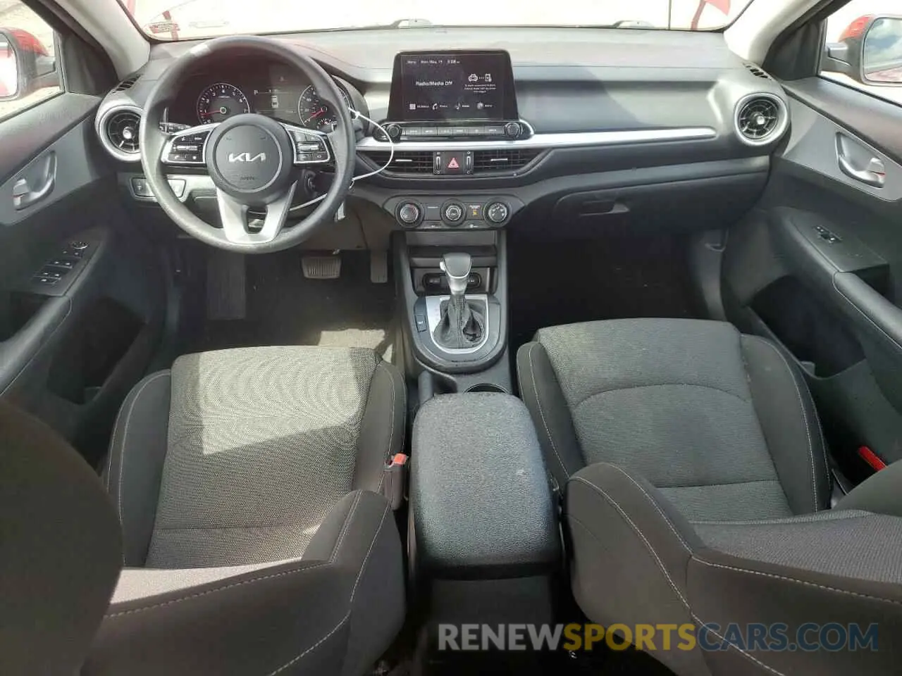 8 Фотография поврежденного автомобиля 3KPF24AD1PE581927 KIA FORTE 2023