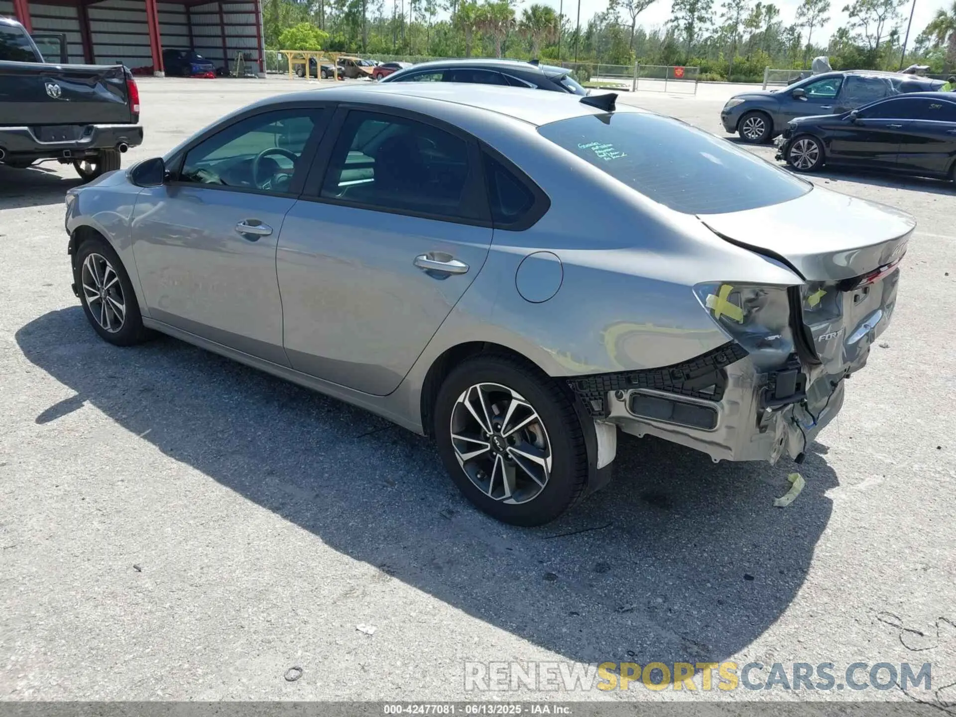 3 Photograph of a damaged car 3KPF24AD1PE592314 KIA FORTE 2023