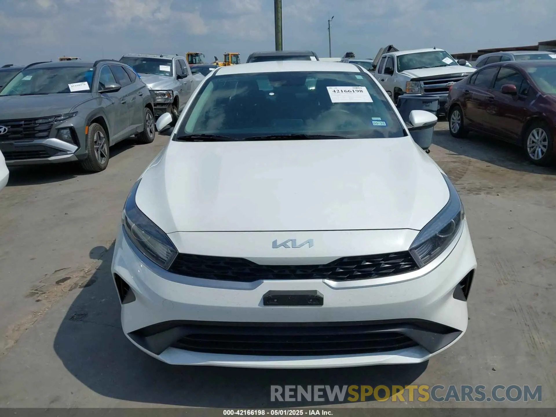 12 Фотография поврежденного автомобиля 3KPF24AD1PE637235 KIA FORTE 2023