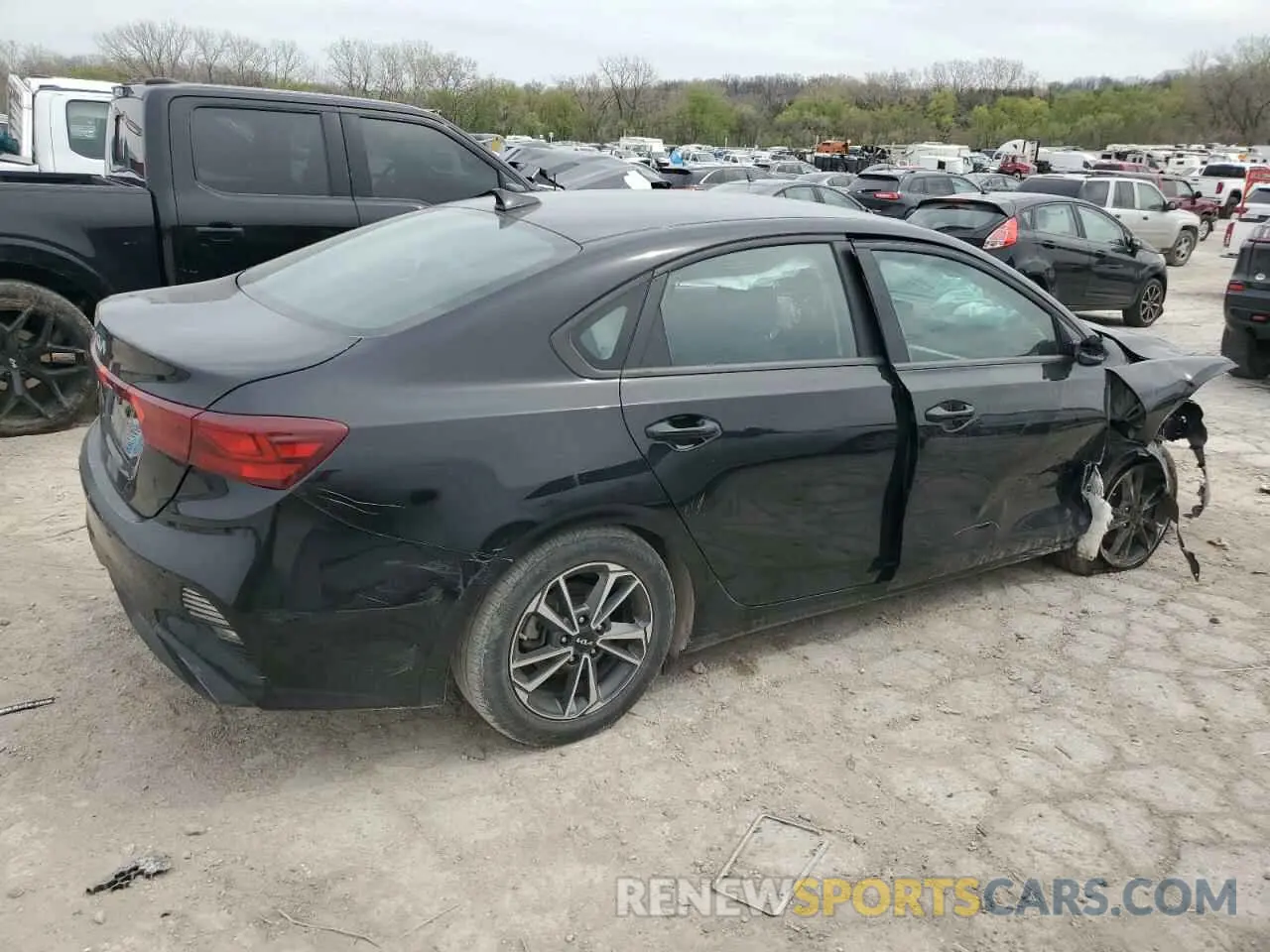 3 Фотография поврежденного автомобиля 3KPF24AD1PE669876 KIA FORTE 2023