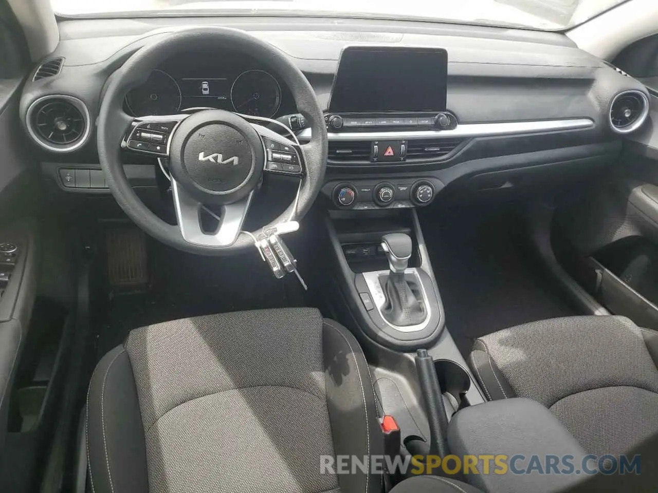 8 Фотография поврежденного автомобиля 3KPF24AD1PE680537 KIA FORTE 2023