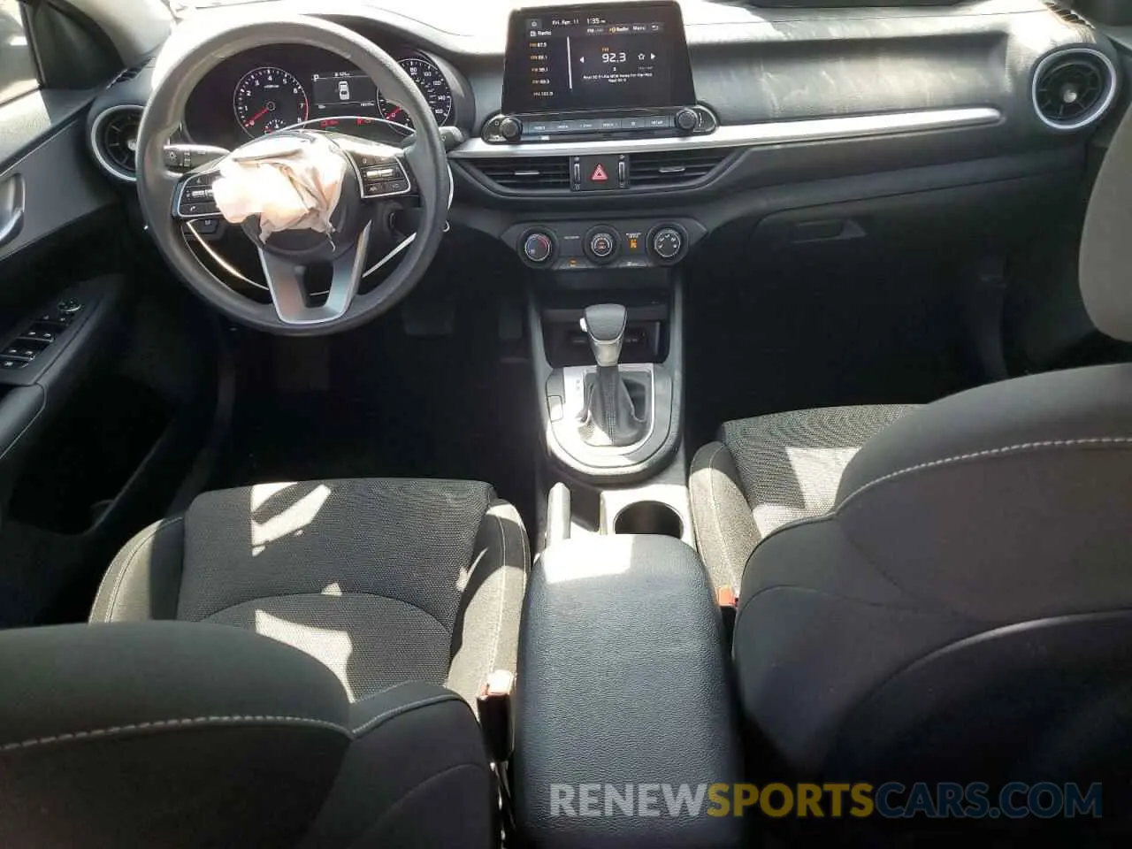 8 Фотография поврежденного автомобиля 3KPF24AD1PE693921 KIA FORTE 2023