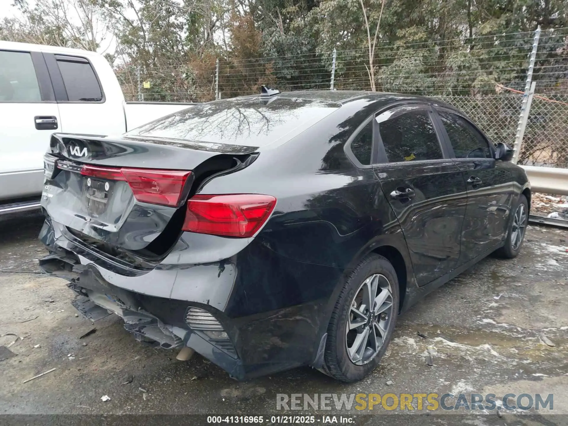 4 Photograph of a damaged car 3KPF24AD2PE574565 KIA FORTE 2023