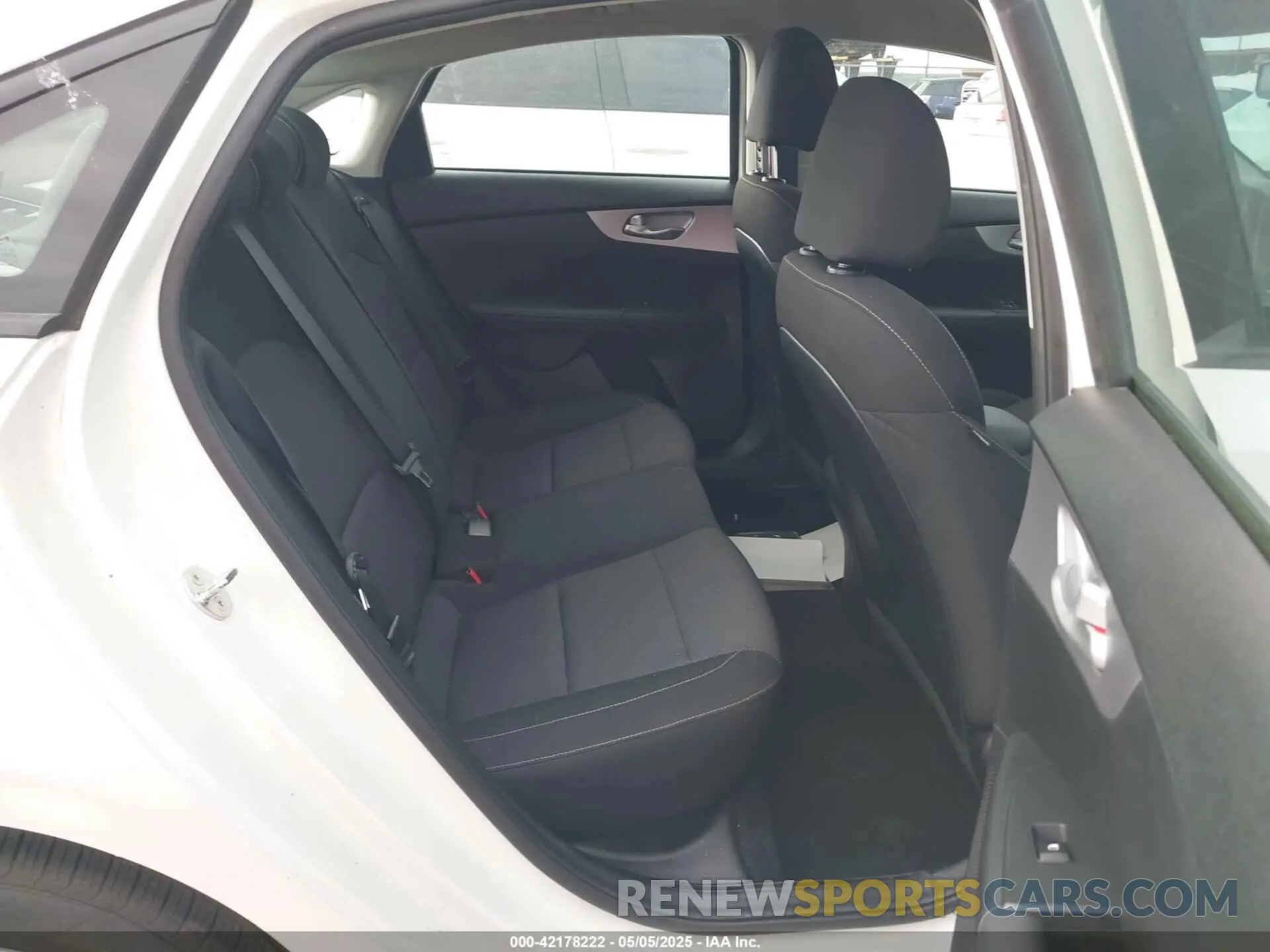 8 Фотография поврежденного автомобиля 3KPF24AD2PE602140 KIA FORTE 2023