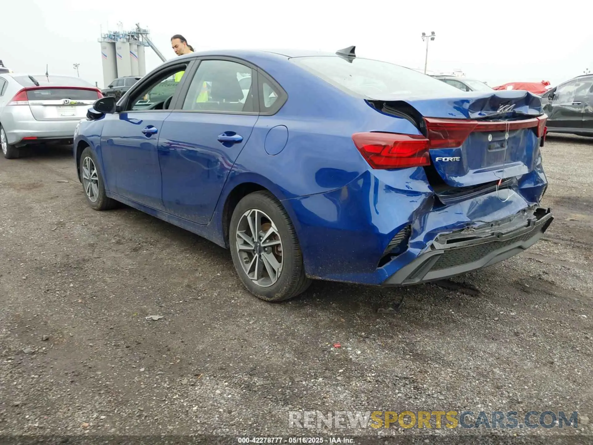 3 Фотография поврежденного автомобиля 3KPF24AD2PE624428 KIA FORTE 2023