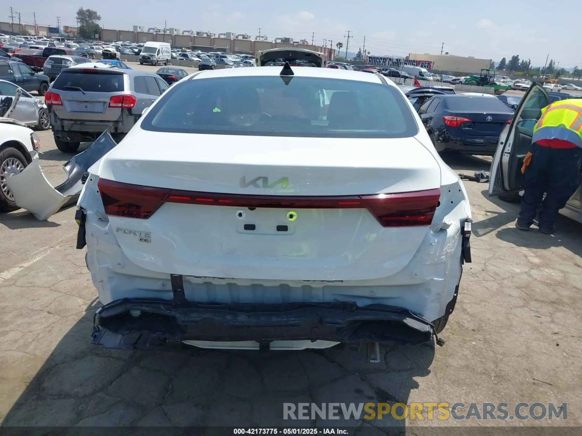 17 Фотография поврежденного автомобиля 3KPF24AD2PE642816 KIA FORTE 2023