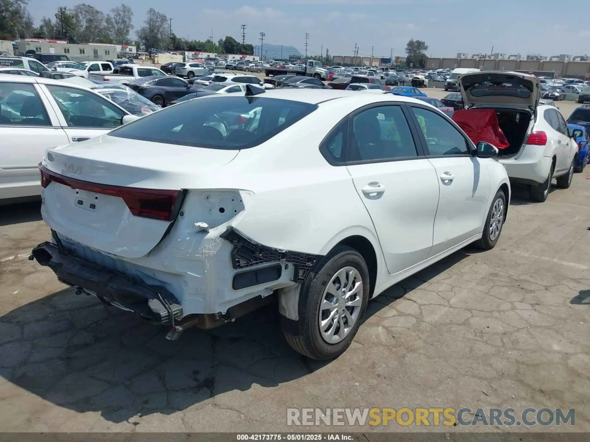 4 Фотография поврежденного автомобиля 3KPF24AD2PE642816 KIA FORTE 2023
