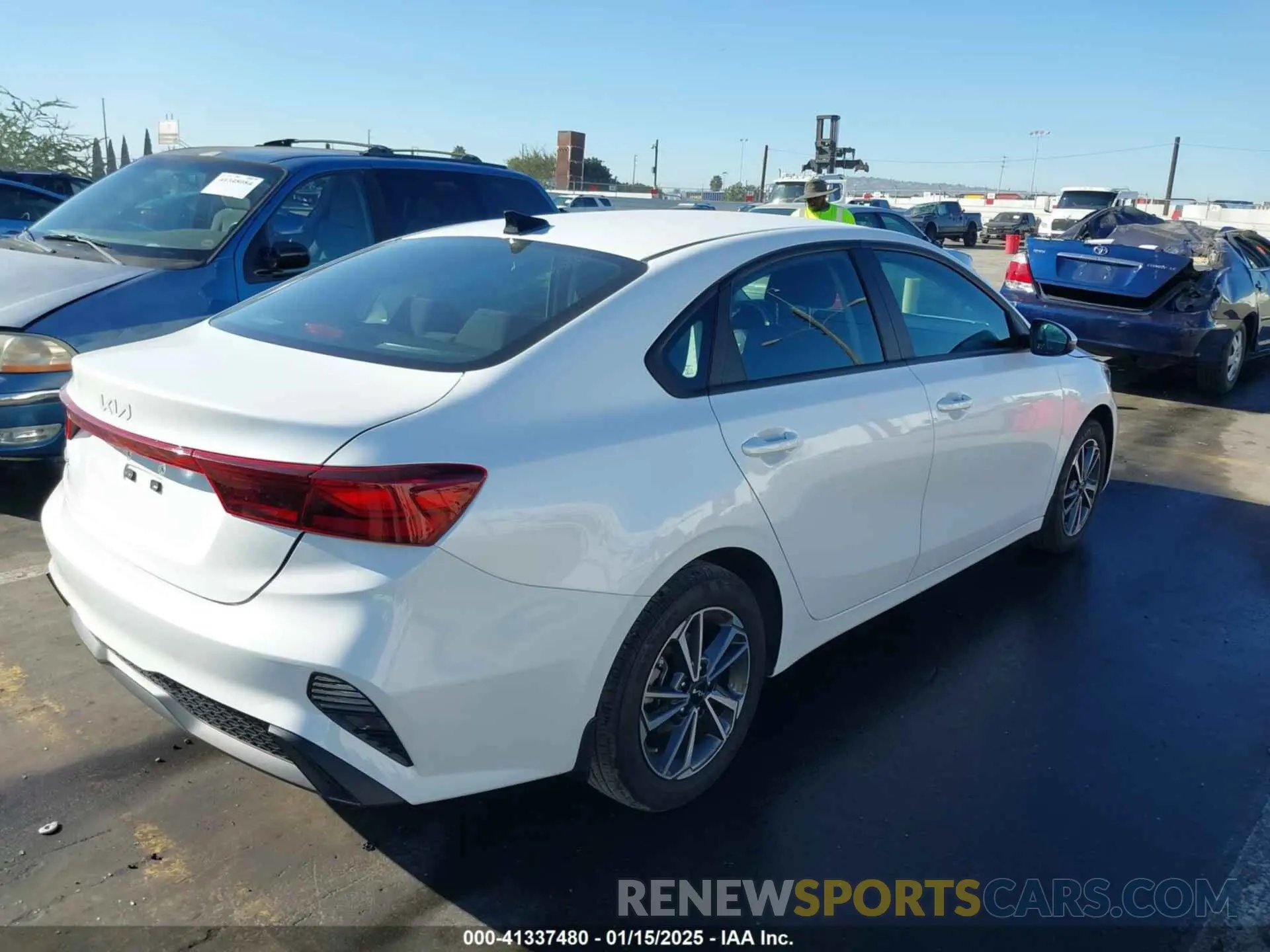 4 Фотография поврежденного автомобиля 3KPF24AD2PE655291 KIA FORTE 2023