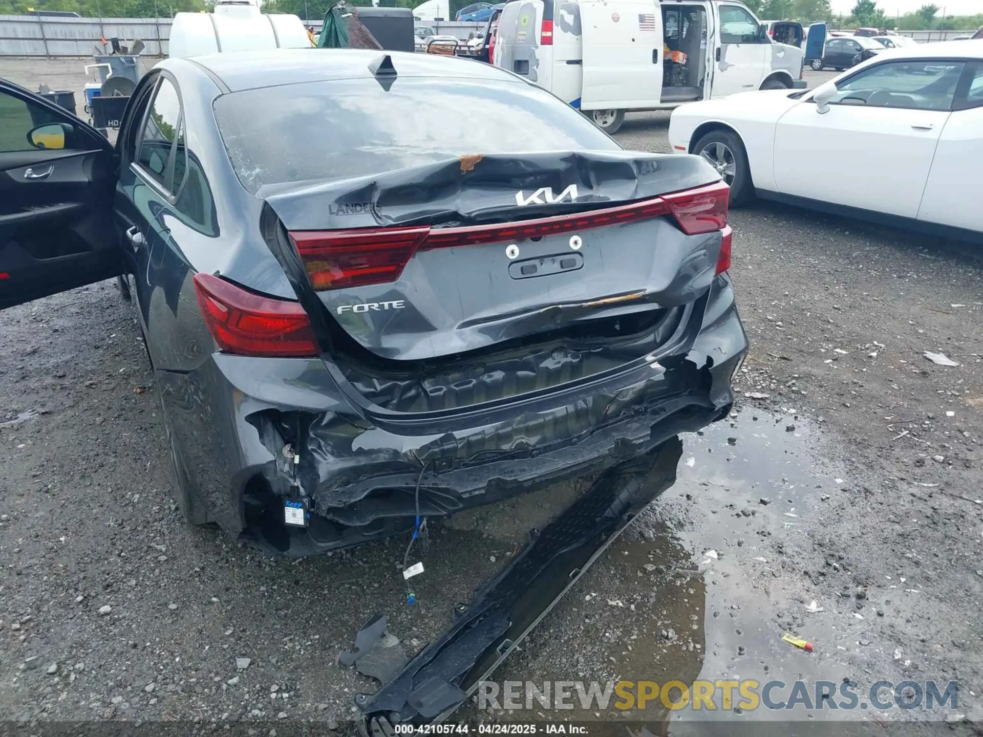 6 Фотография поврежденного автомобиля 3KPF24AD2PE665156 KIA FORTE 2023