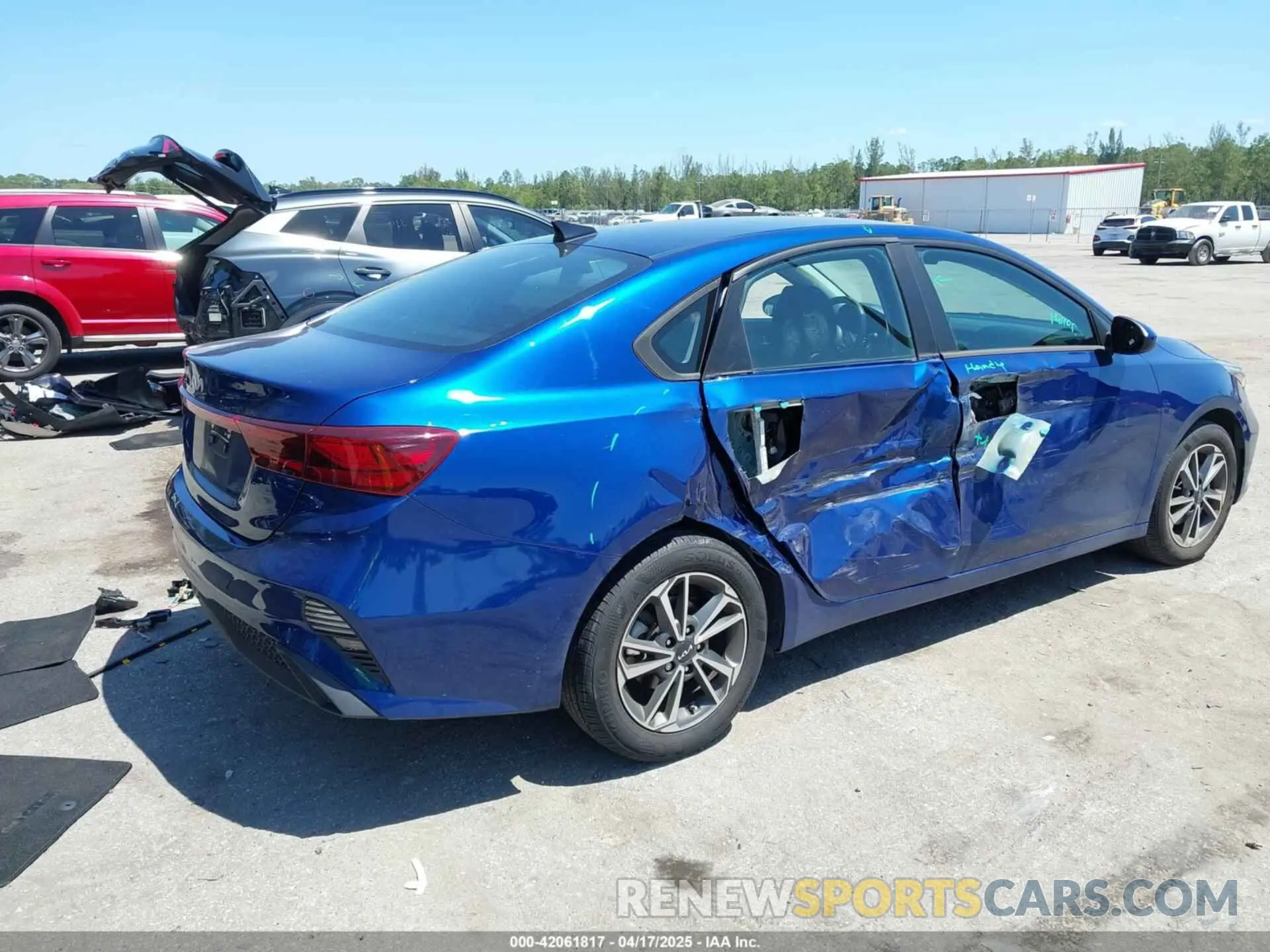 4 Фотография поврежденного автомобиля 3KPF24AD3PE505710 KIA FORTE 2023