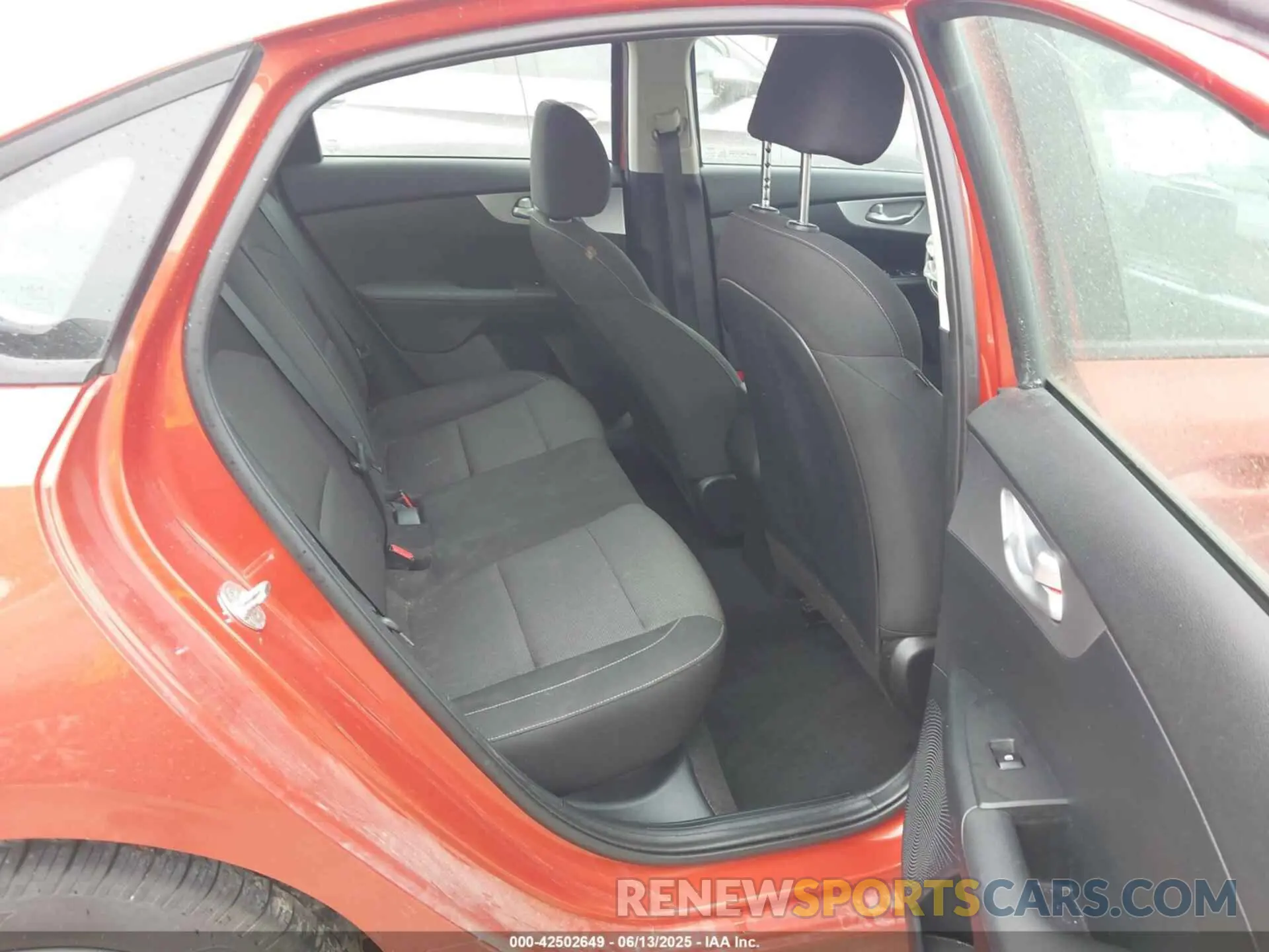 8 Фотография поврежденного автомобиля 3KPF24AD3PE516092 KIA FORTE 2023