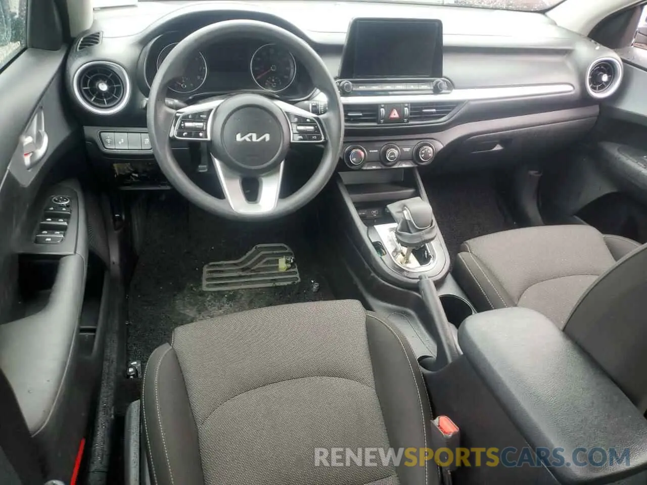 8 Фотография поврежденного автомобиля 3KPF24AD3PE572128 KIA FORTE 2023