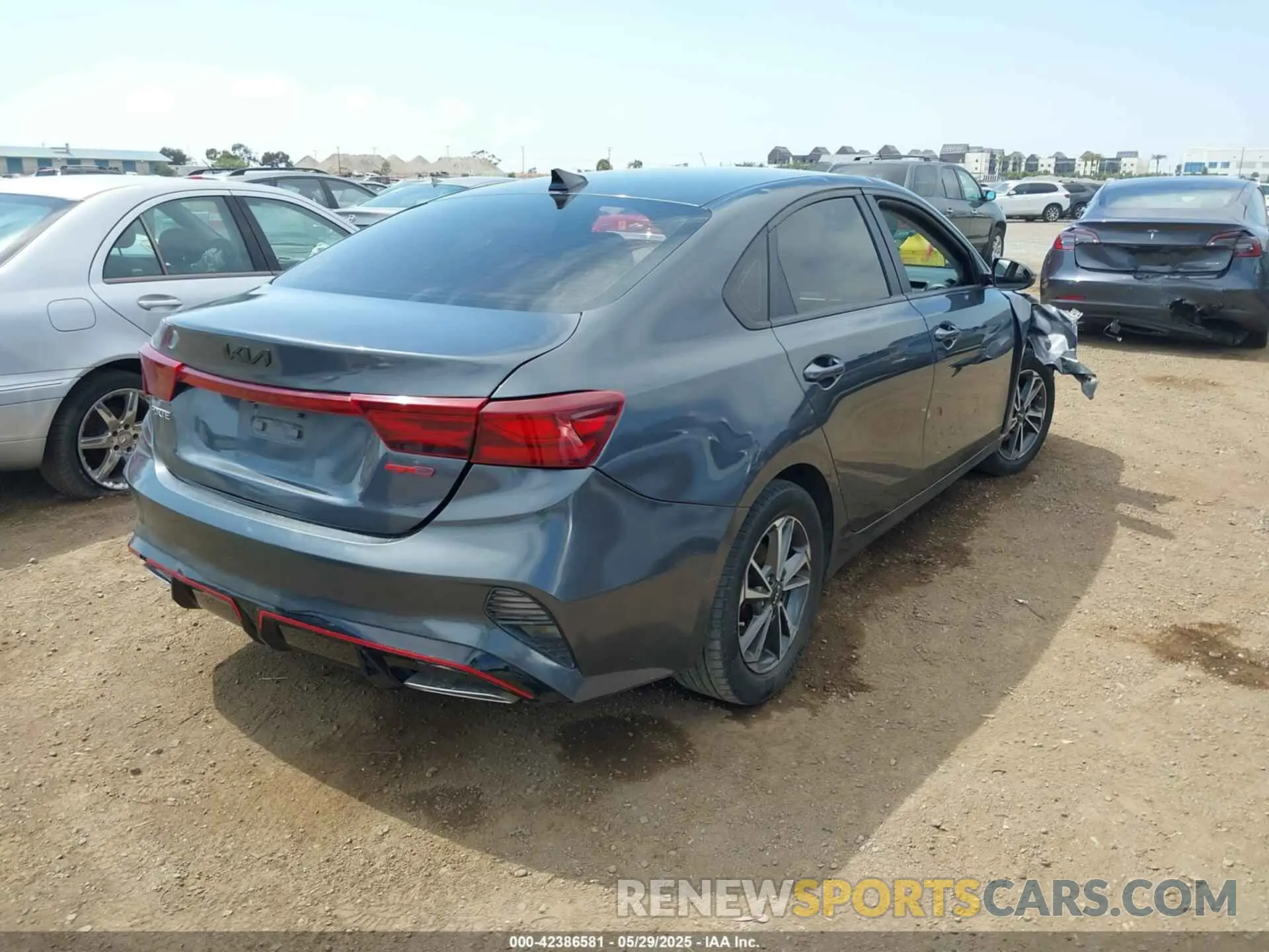4 Фотография поврежденного автомобиля 3KPF24AD3PE575711 KIA FORTE 2023