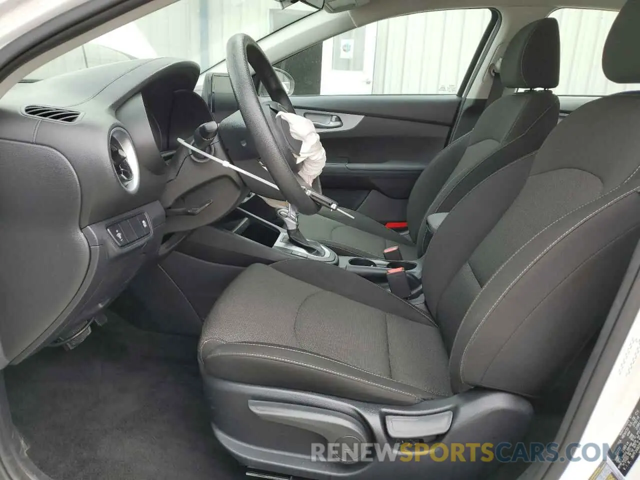 7 Фотография поврежденного автомобиля 3KPF24AD3PE589981 KIA FORTE 2023