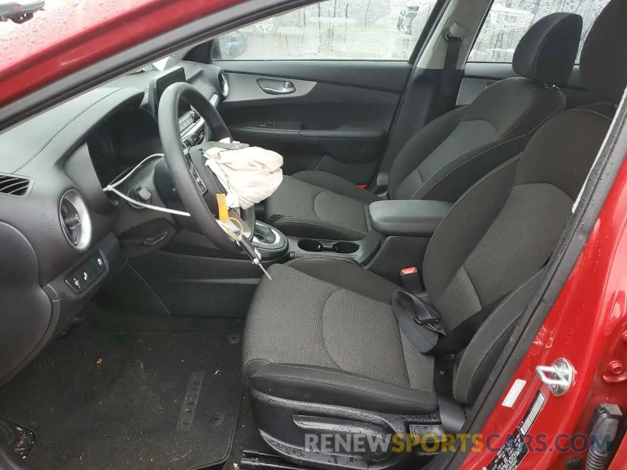 7 Photograph of a damaged car 3KPF24AD3PE592931 KIA FORTE 2023