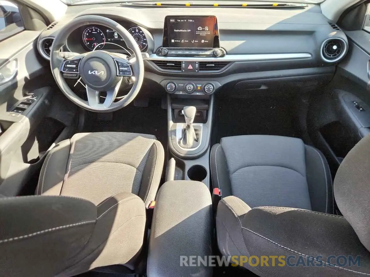 8 Фотография поврежденного автомобиля 3KPF24AD3PE596882 KIA FORTE 2023
