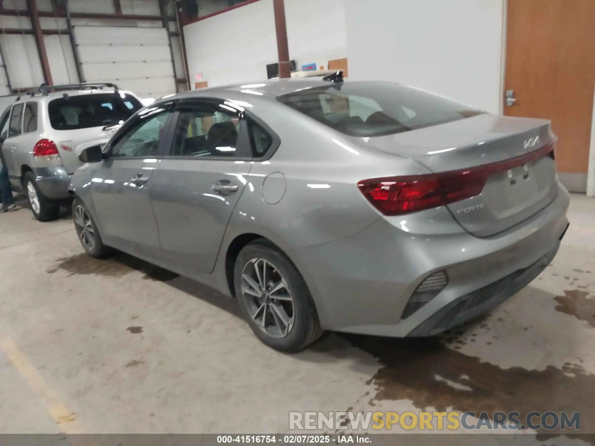 3 Фотография поврежденного автомобиля 3KPF24AD3PE603913 KIA FORTE 2023