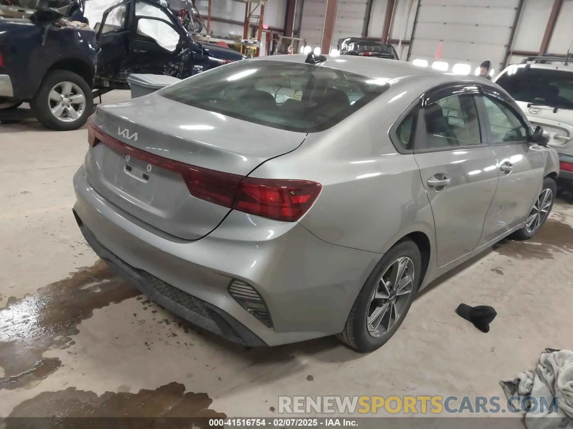 4 Фотография поврежденного автомобиля 3KPF24AD3PE603913 KIA FORTE 2023