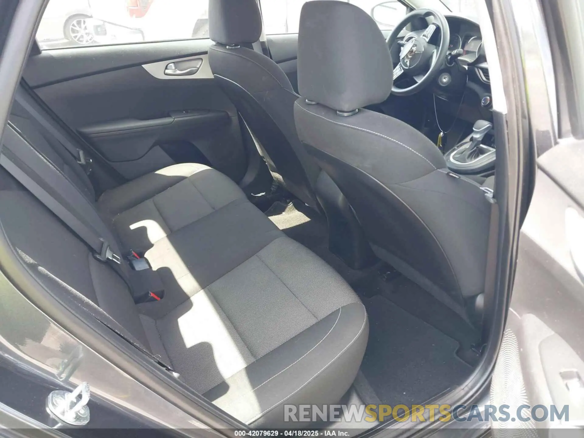 8 Фотография поврежденного автомобиля 3KPF24AD3PE612014 KIA FORTE 2023