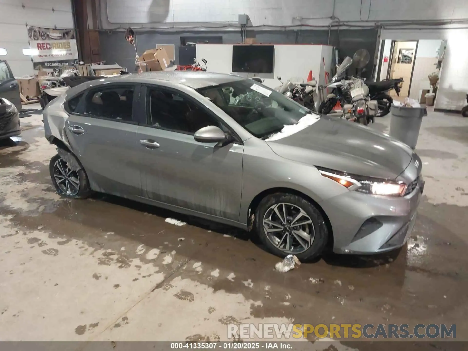 1 Фотография поврежденного автомобиля 3KPF24AD3PE615110 KIA FORTE 2023