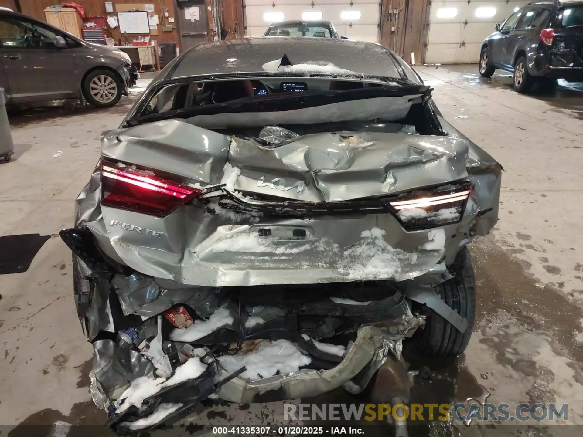 16 Фотография поврежденного автомобиля 3KPF24AD3PE615110 KIA FORTE 2023