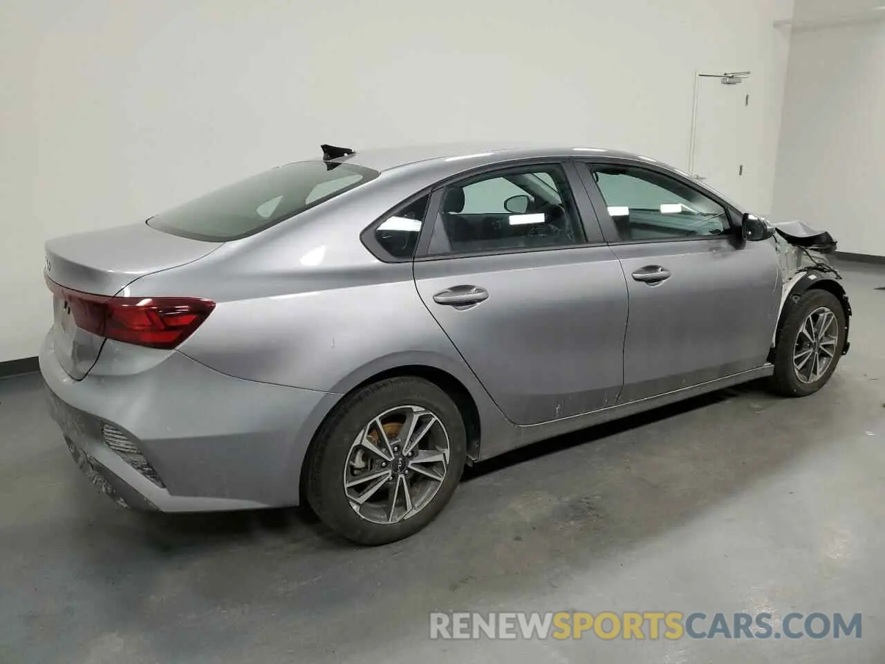 3 Фотография поврежденного автомобиля 3KPF24AD3PE627113 KIA FORTE 2023