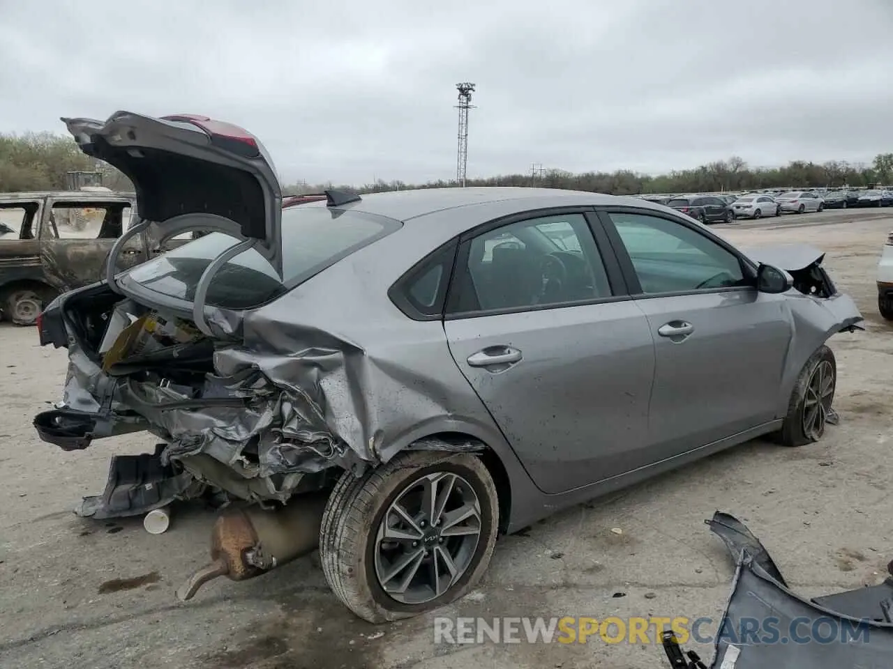 3 Фотография поврежденного автомобиля 3KPF24AD3PE650004 KIA FORTE 2023