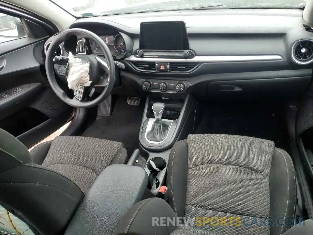 8 Фотография поврежденного автомобиля 3KPF24AD3PE650004 KIA FORTE 2023