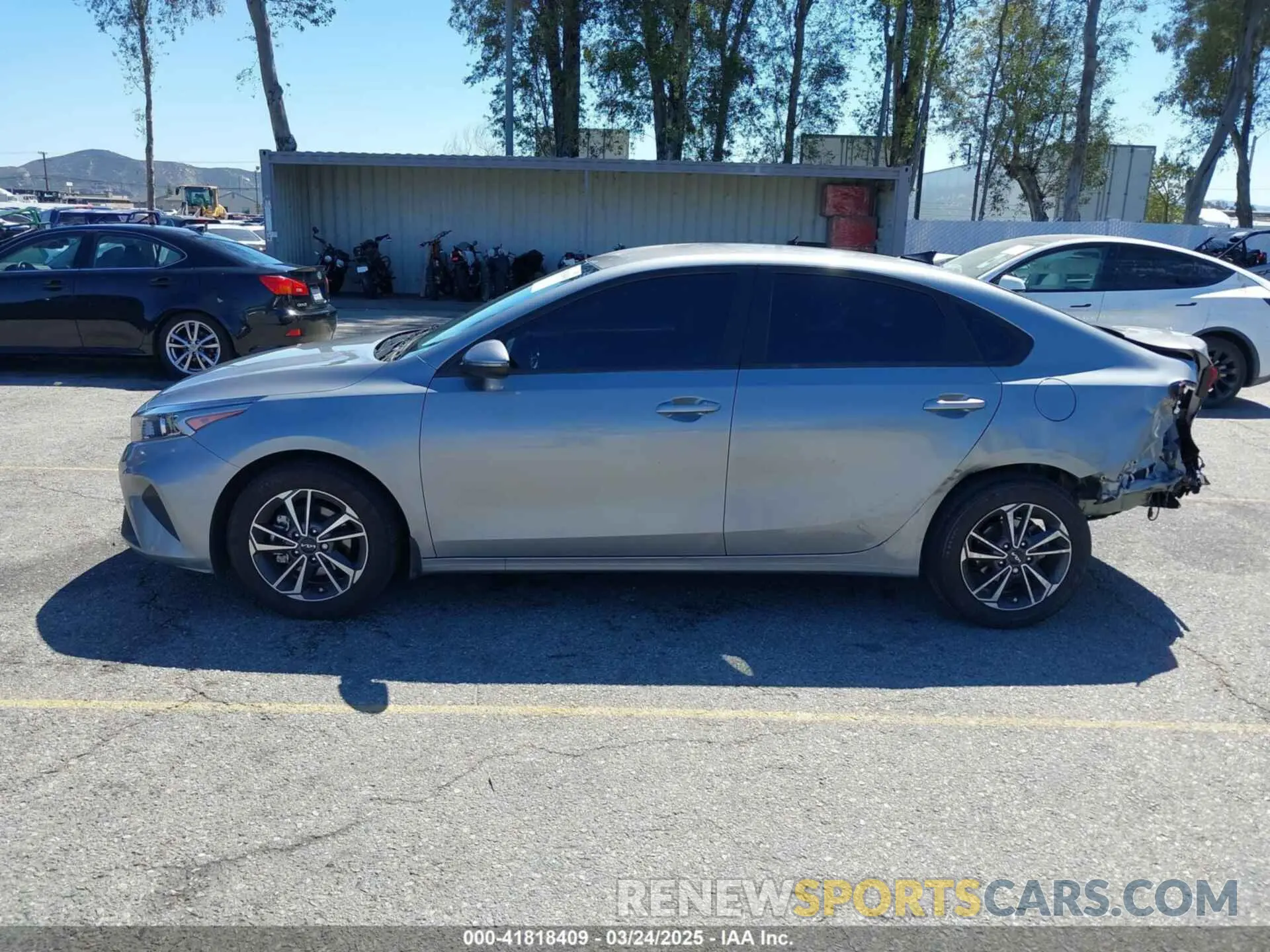 14 Photograph of a damaged car 3KPF24AD3PE672150 KIA FORTE 2023