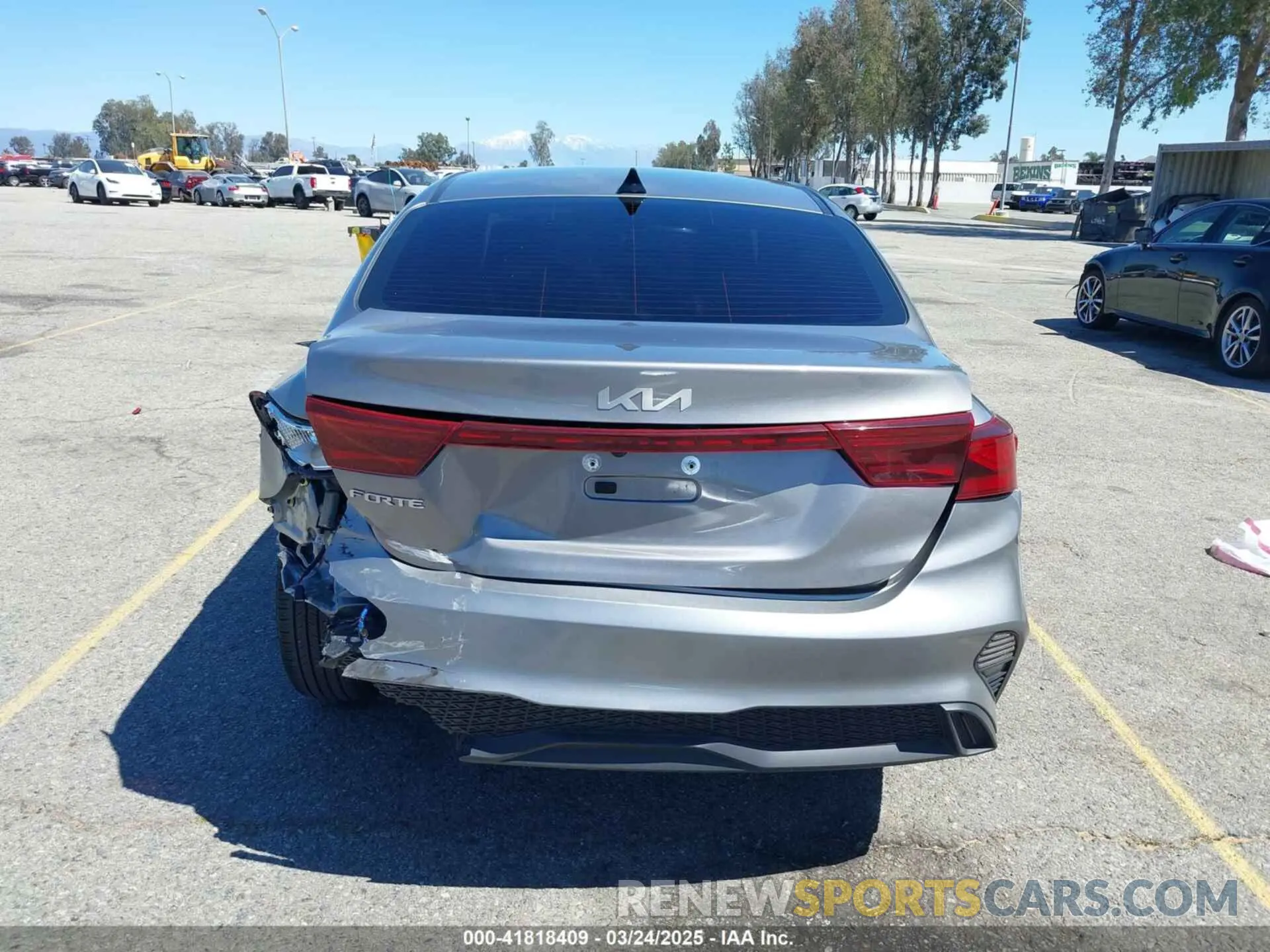16 Photograph of a damaged car 3KPF24AD3PE672150 KIA FORTE 2023