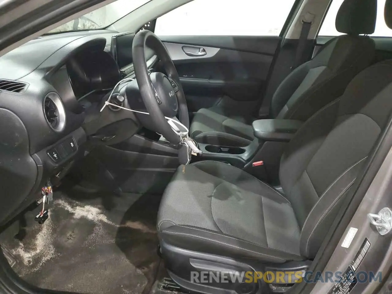 7 Фотография поврежденного автомобиля 3KPF24AD4PE530695 KIA FORTE 2023