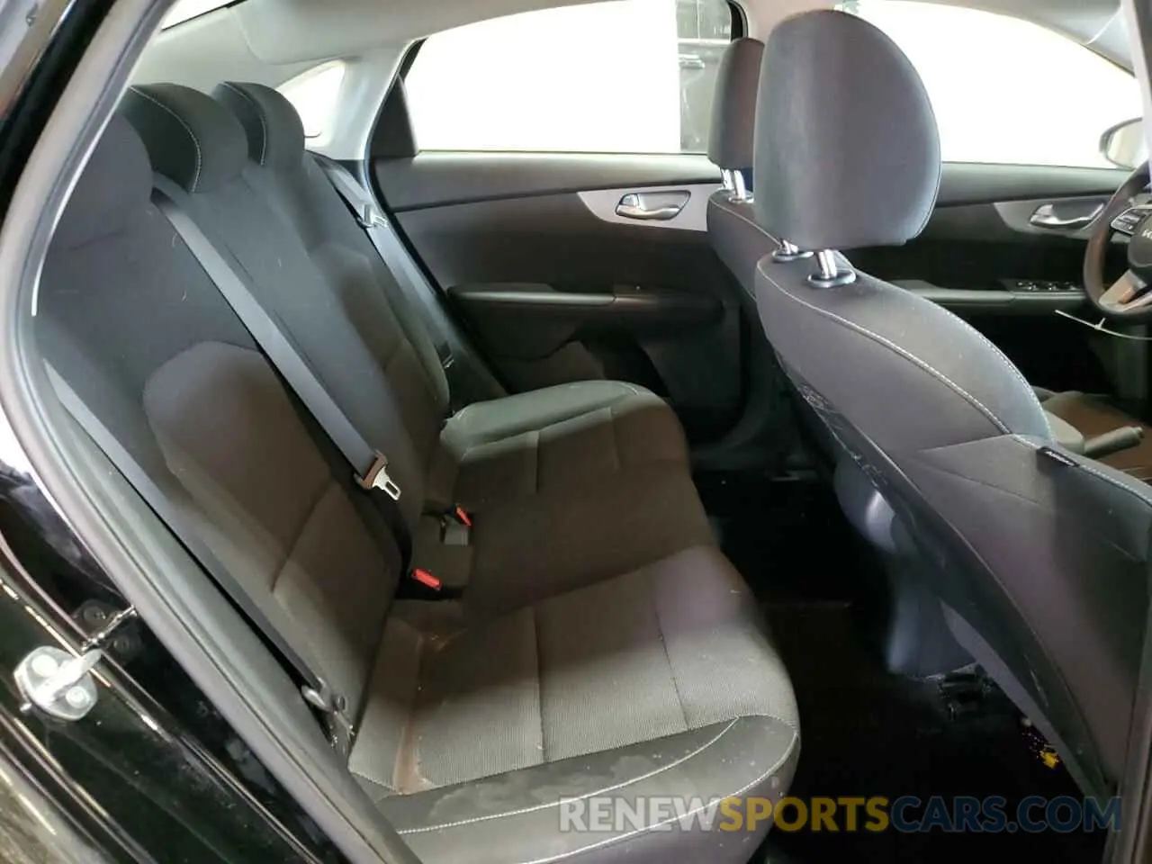 10 Фотография поврежденного автомобиля 3KPF24AD4PE570677 KIA FORTE 2023