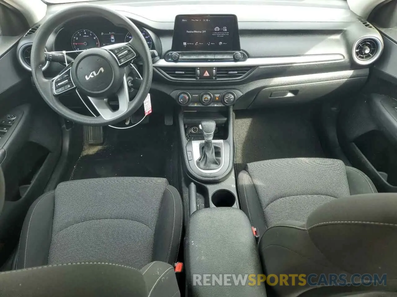 8 Фотография поврежденного автомобиля 3KPF24AD4PE613009 KIA FORTE 2023