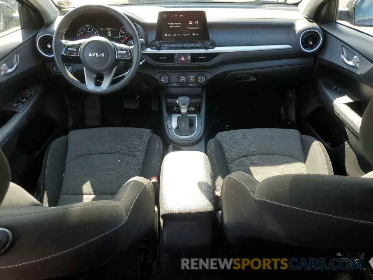8 Фотография поврежденного автомобиля 3KPF24AD4PE614662 KIA FORTE 2023