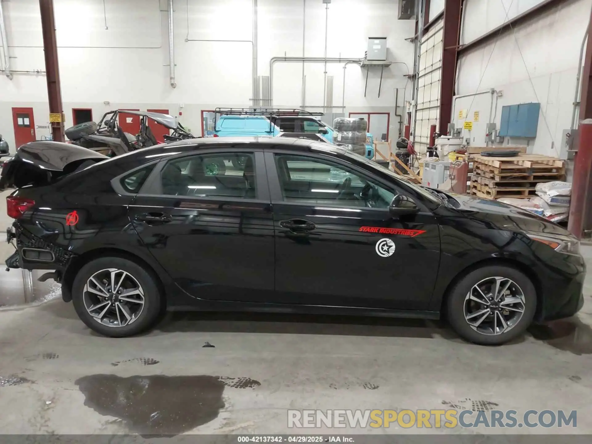14 Photograph of a damaged car 3KPF24AD4PE646186 KIA FORTE 2023
