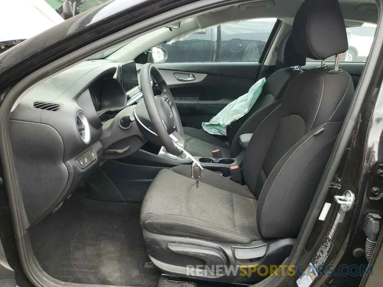7 Photograph of a damaged car 3KPF24AD4PE672335 KIA FORTE 2023