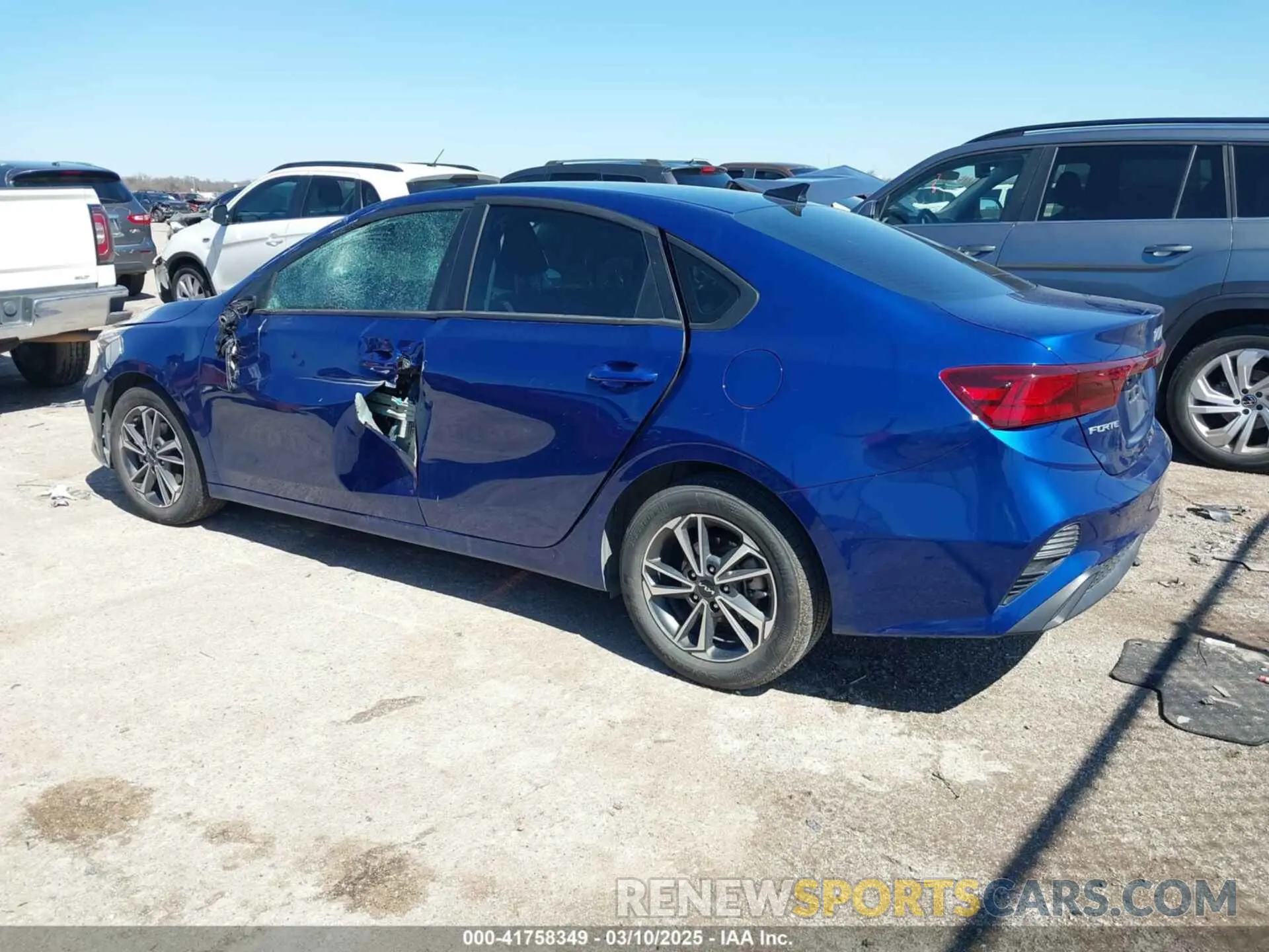 3 Фотография поврежденного автомобиля 3KPF24AD4PE683741 KIA FORTE 2023
