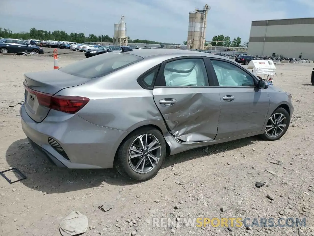 3 Фотография поврежденного автомобиля 3KPF24AD5PE515381 KIA FORTE 2023