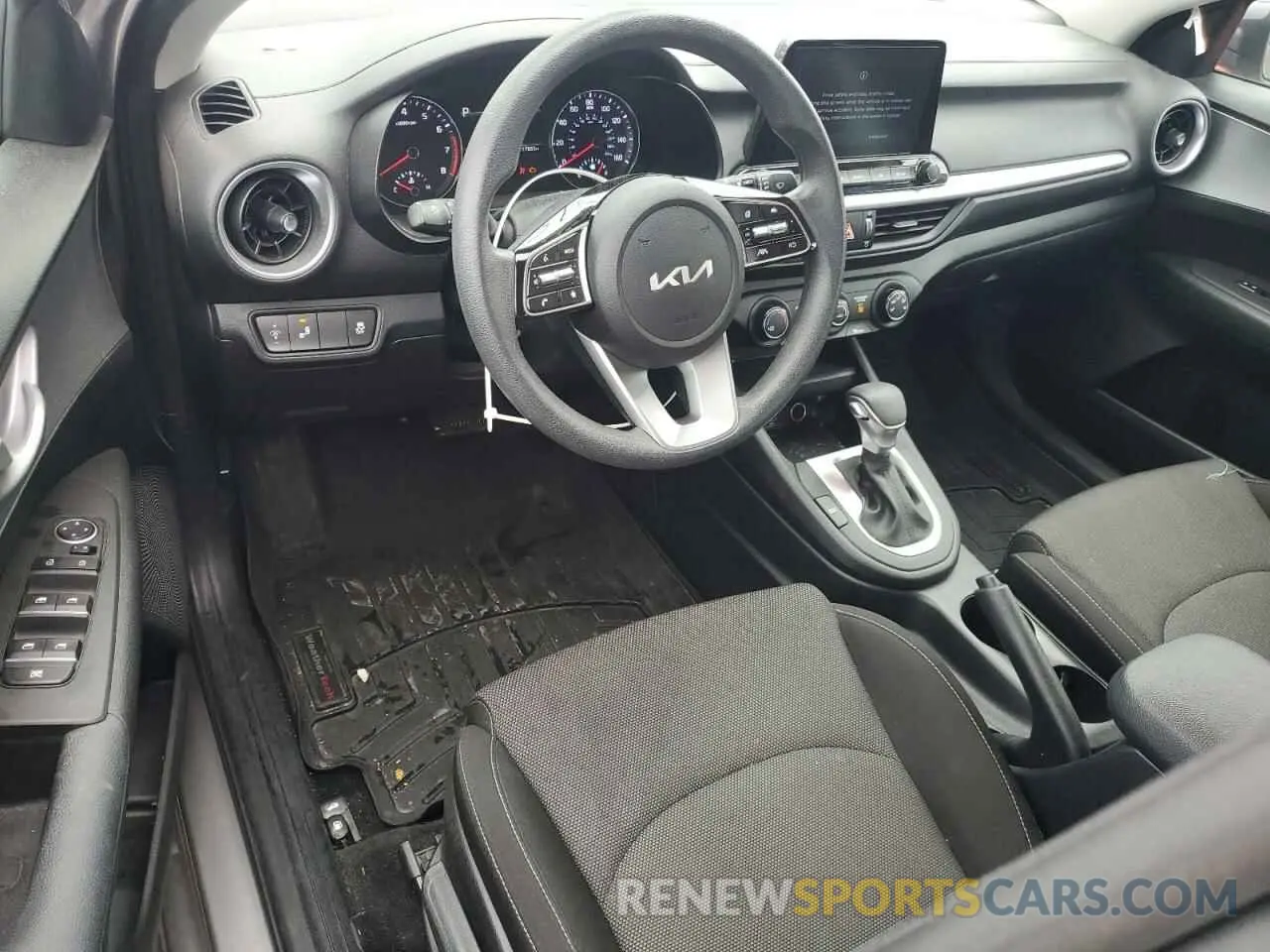 8 Фотография поврежденного автомобиля 3KPF24AD5PE515381 KIA FORTE 2023
