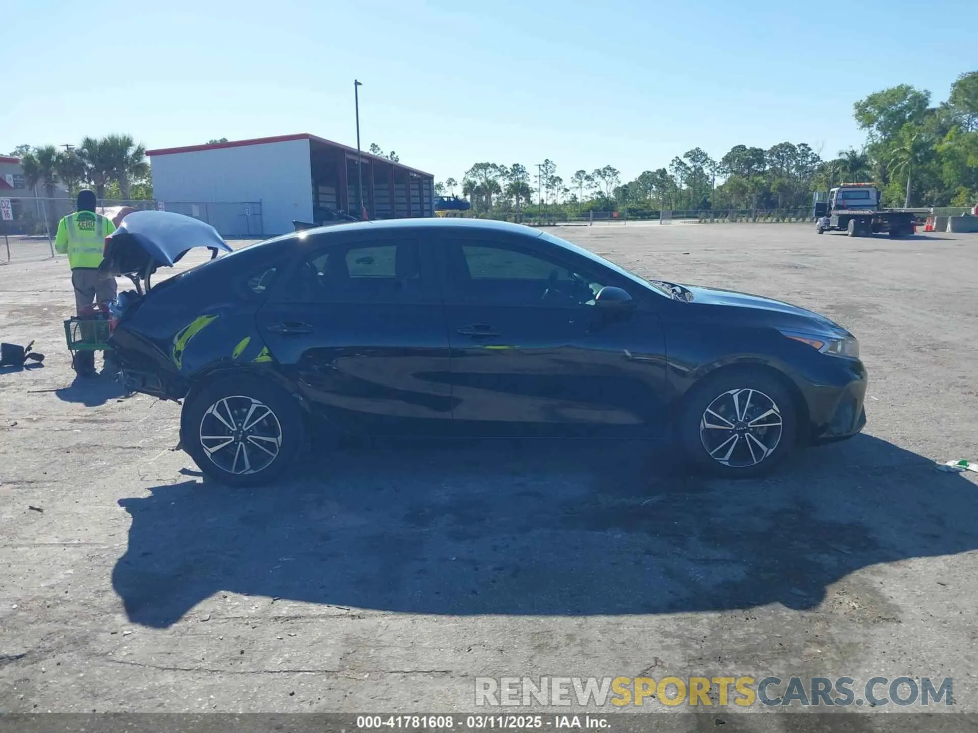 14 Photograph of a damaged car 3KPF24AD5PE554908 KIA FORTE 2023