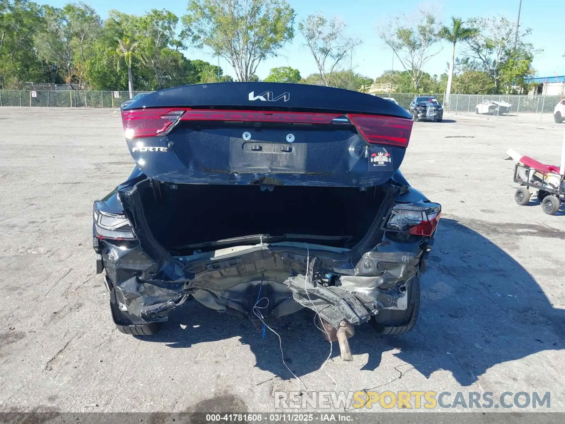 17 Photograph of a damaged car 3KPF24AD5PE554908 KIA FORTE 2023