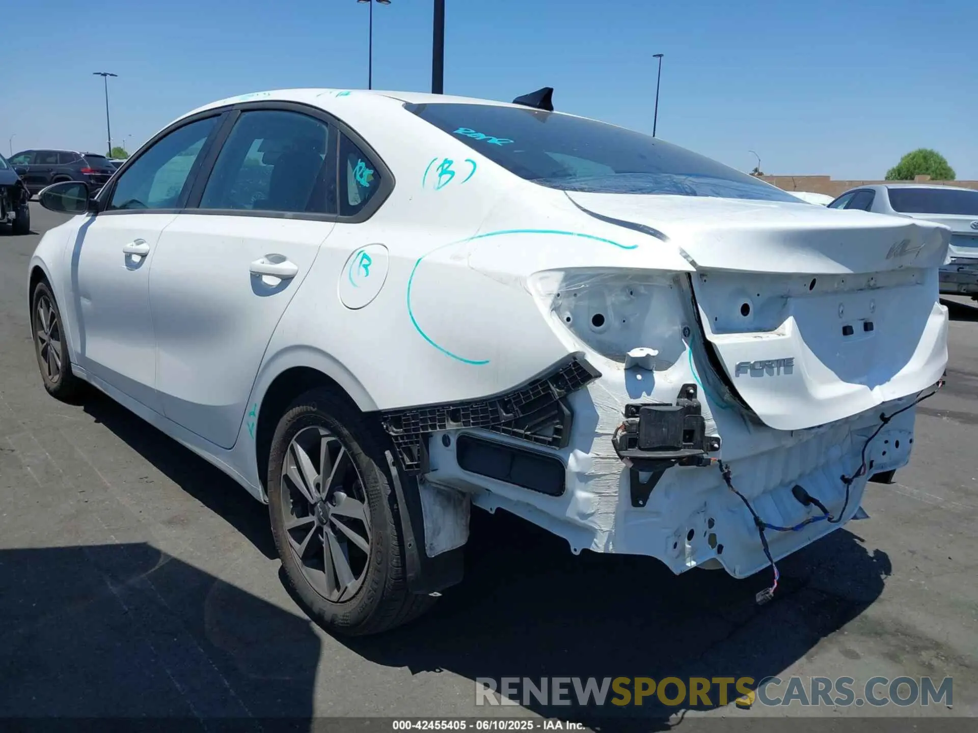3 Photograph of a damaged car 3KPF24AD5PE559705 KIA FORTE 2023