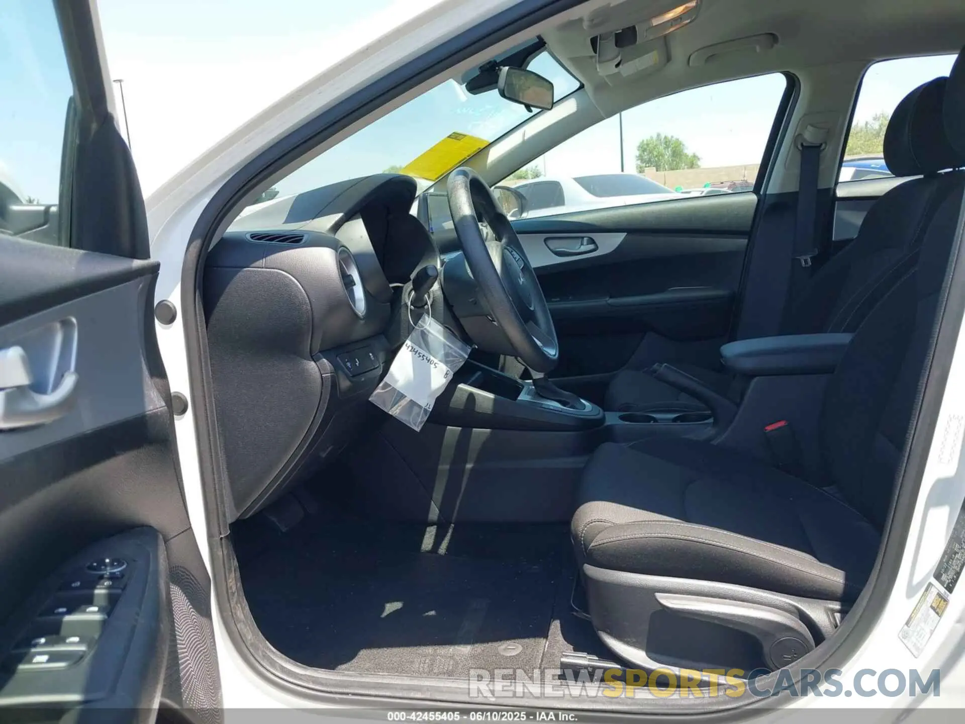 5 Photograph of a damaged car 3KPF24AD5PE559705 KIA FORTE 2023